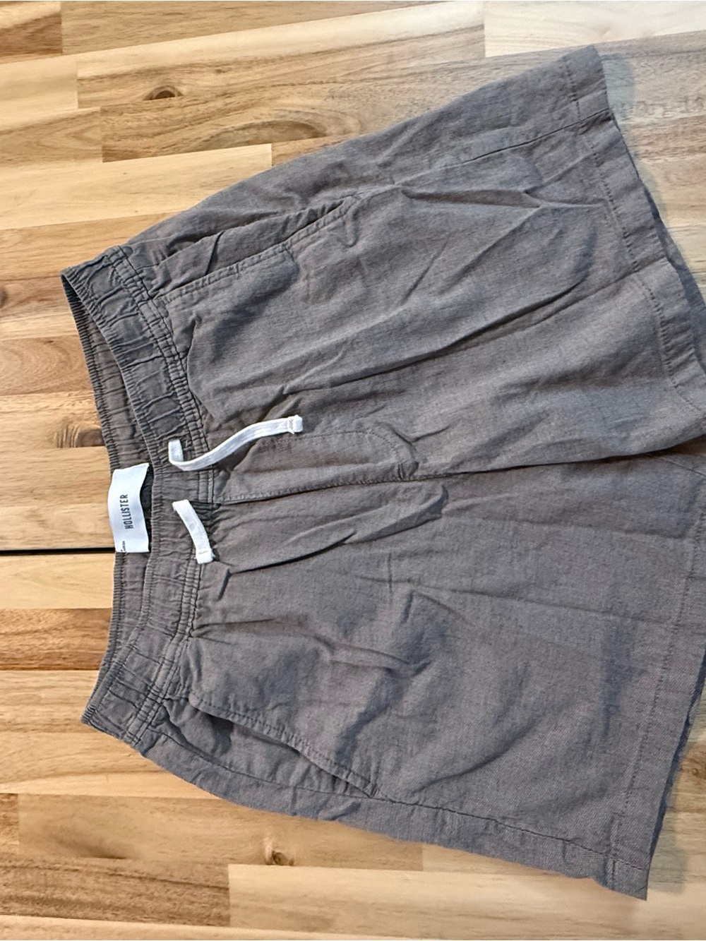 Hollister Men's Light Gray Elastic-Waist Casual Shorts
